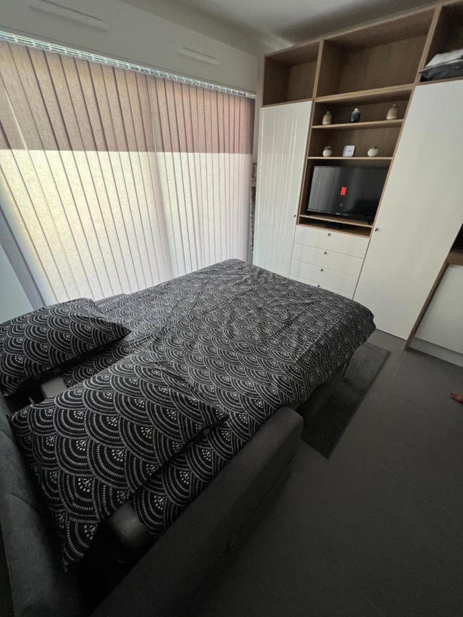 Appartement Tout Equipe Centre Ville Menton Exterior foto