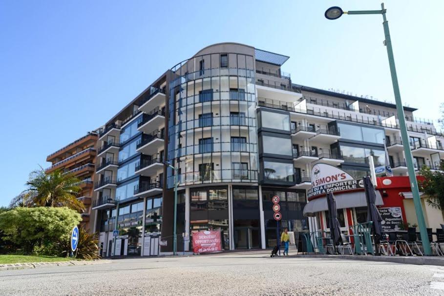 Appartement Tout Equipe Centre Ville Menton Exterior foto